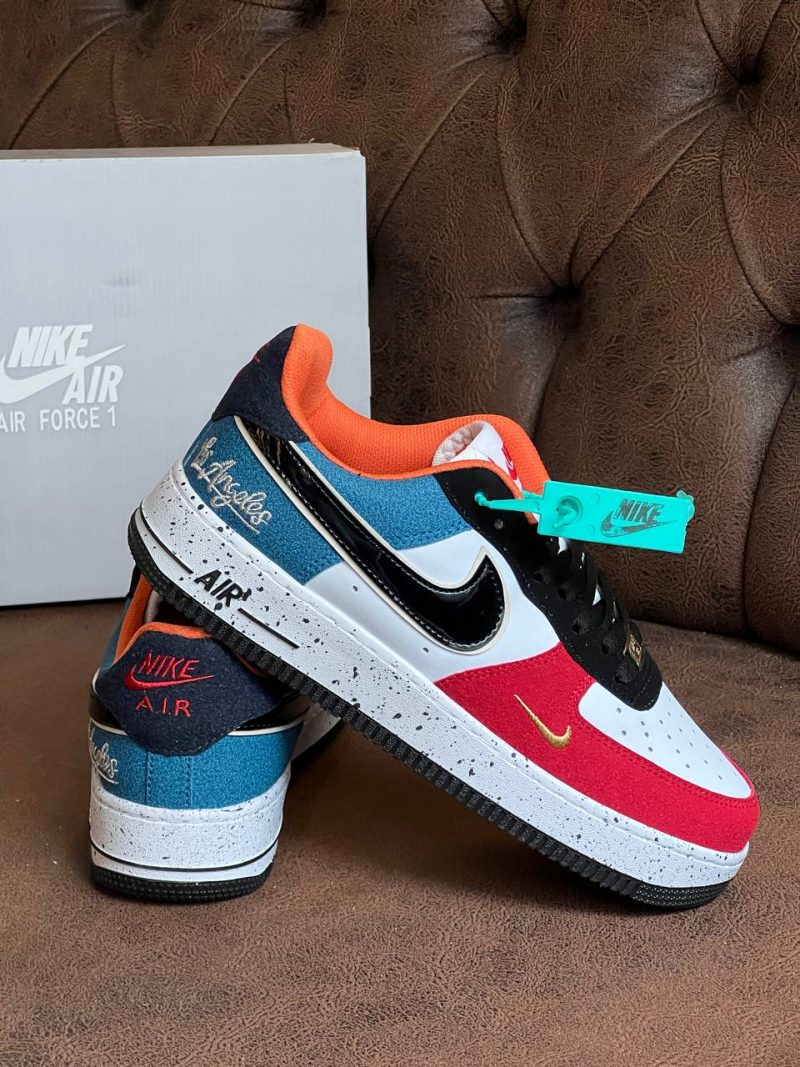 Nike Sneakers - Image 3