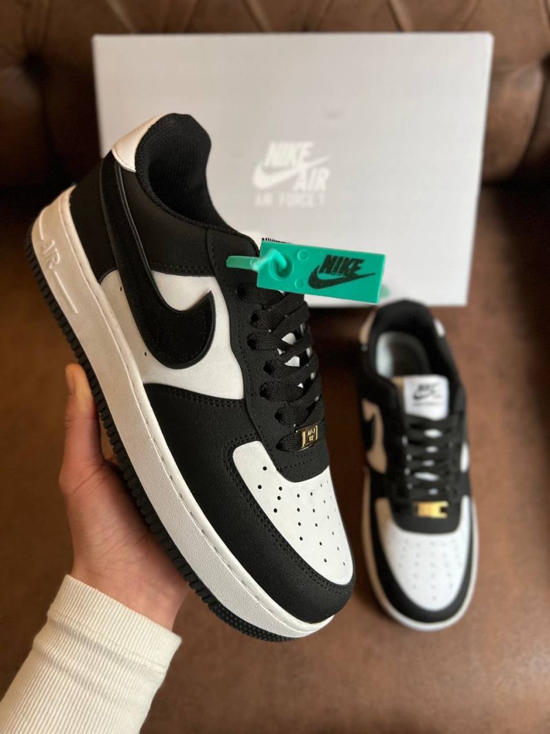 Nike Sneakers - Image 2