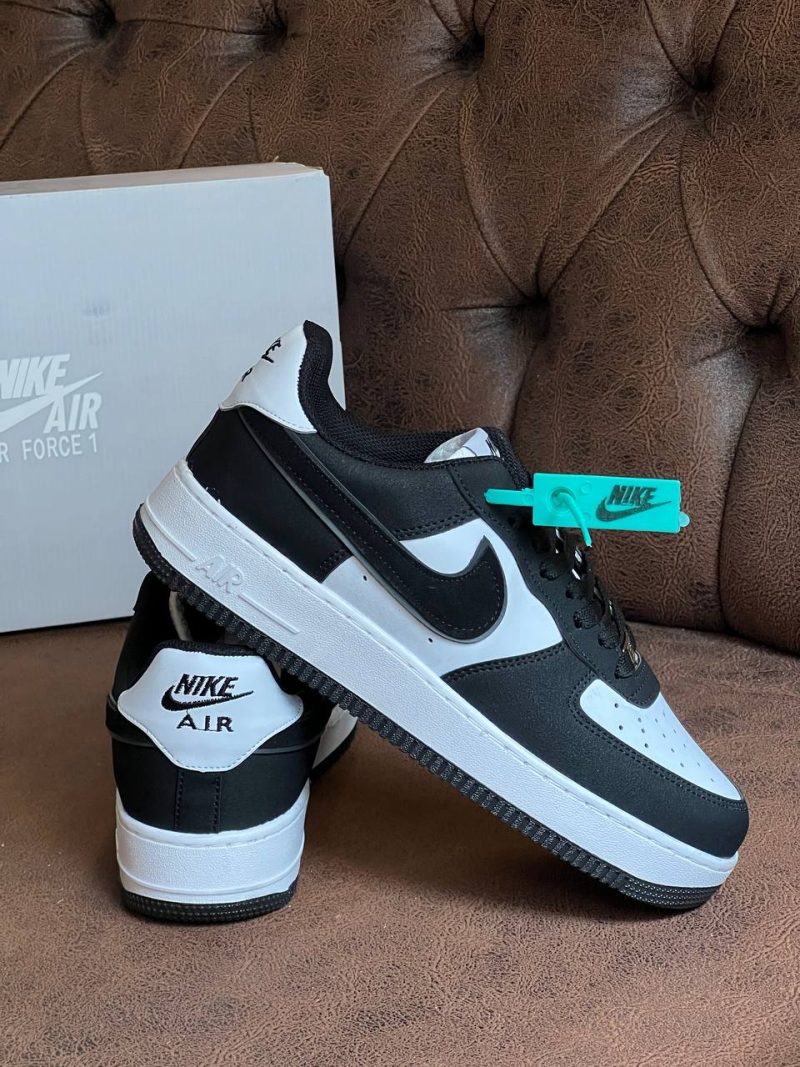 Nike Sneakers - Image 3
